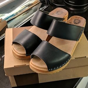 Black Troentorp Clogs